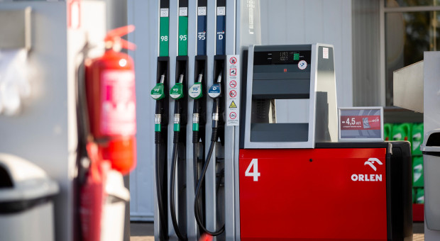Kto "łupi Polaków"? Prześwietlamy ceny paliw