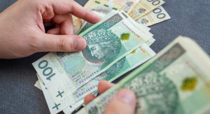 Tyle zarabiają Polacy - jest rozczarowanie. "Powiało chłodem na rynku pracy"
