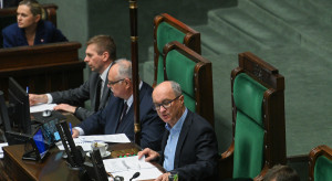 Ceny paliw w dół, emerytury też. Będą ważne zmiany