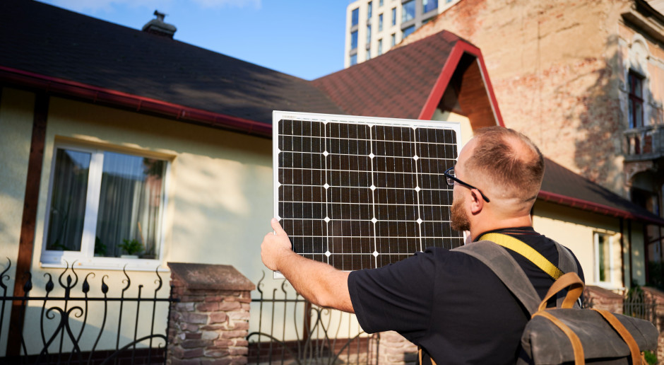 Od poniedziałku rusza program dotacji do mikroinstalacji fotowoltaicznych i magazynów energii