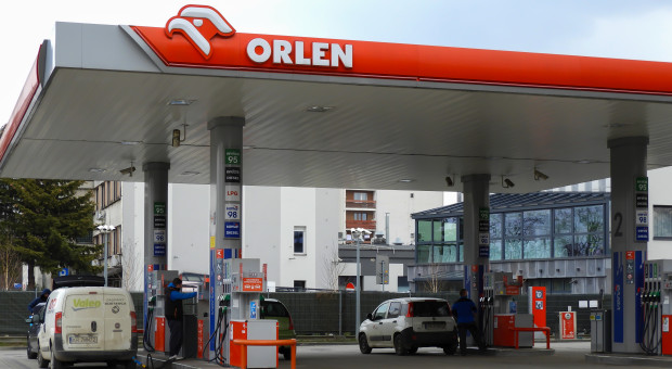 Jest zawieszenie broni w Zatoce Perskiej, paliwa znacząco potanieją [HIRSCH O GOSPODARCE]