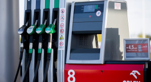 Na stacjach benzynowych zapłacimy więcej. Ceny wszystkich paliw w górę