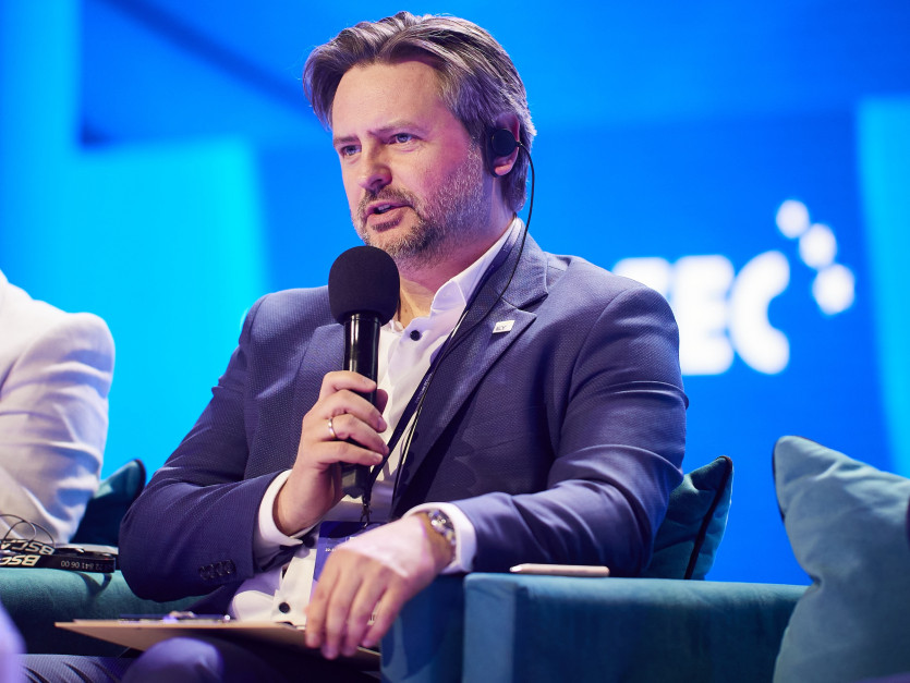 Bartosz Pacuszka, partner w EY oraz lider zespołu AI Technology w EY Polska     Fot: PTWP