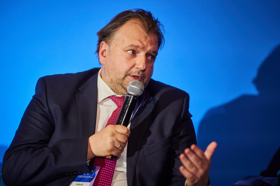 Jakub Sławek, były ambasador Rzeczypospolitej Polskiej w Zjednoczonych Emiratach Arabskich, inicjator, Gulf House, Uniwersytet Śląski.  Fot: PTWP