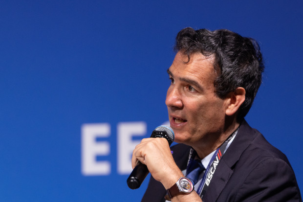 Raphael Minder, korespondent, Financial Times 