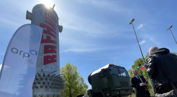 Hale po upadłym Rafako wrócą do życia. Tyle pojazdów dla polskiego wojska ma tu produkować Jelcz