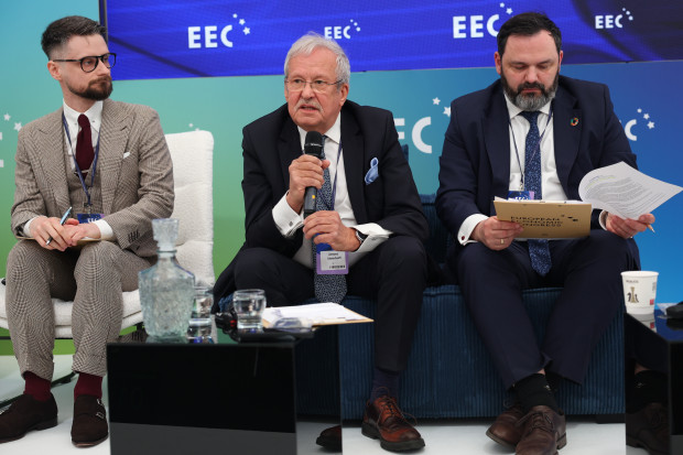 Wyzwania polityki klimatycznej. Piotr Mikusek,  Janusz Steinhoff, Kamil Wyszkowski