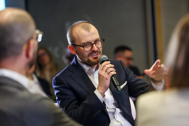 Piotr Rutkowski, rzecznik prasowy, dyrektor ds. relacji z mediami, mBank