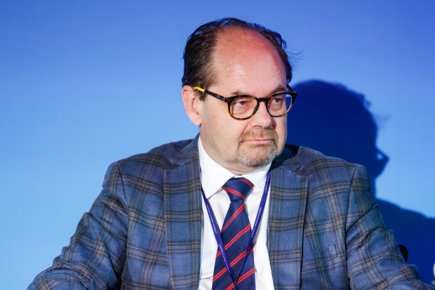 Adam Kozierkiewicz, EIB Advisory, Grupa Europejskiego Banku Inwestycyjnego w Polsce