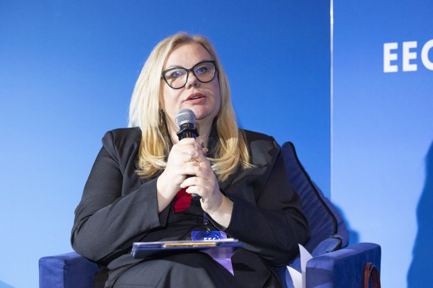 Monika Szaraniec, doktor habilitowany nauk prawnych, profesor uczelni, radca prawny, Dziekan Kolegium Prawa, Kierownik Katedry Prawa Gospodarczego Publicznego i Prawa Pracy, Uniwersytet Ekonomiczny w Krakowie