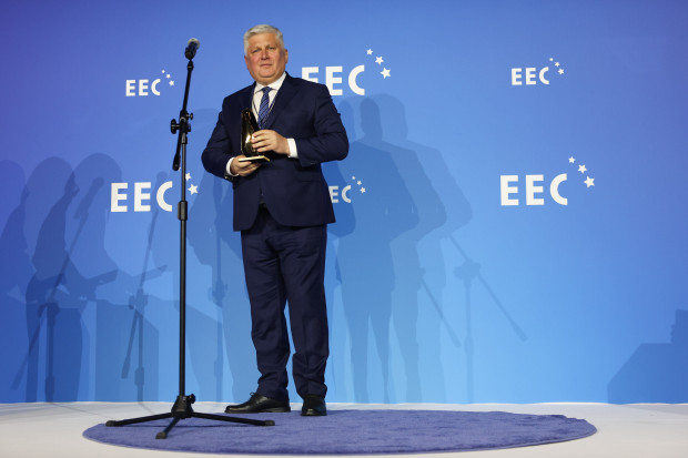 Wręczający: Aneta Kaczmarek, redaktor naczelna, PortalSamorządowy.pl
Laureat: Karol Skrzypczak, burmistrz Miejskiej Górki 