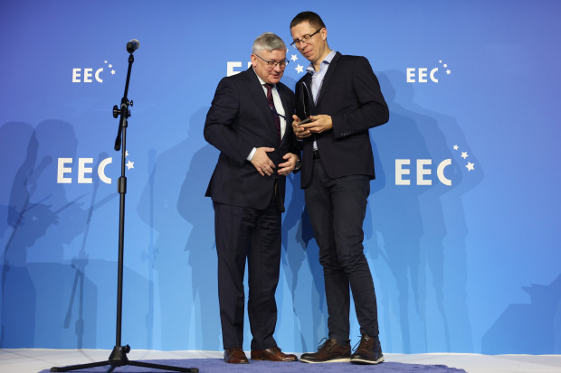 Wręczający: Igor Śmietański, wiceprzewodniczący Górnośląsko-Zagłębiowskiej Metropolii
Laureat: Maciej Fijałkowski, sekretarz miasta w Urzędzie Miasta Warszawa 