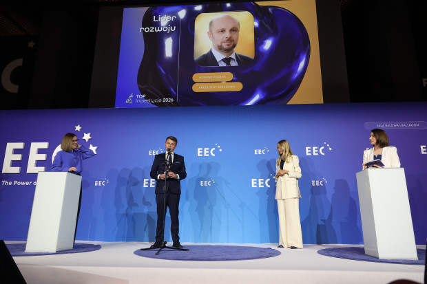 Wręczający: Joann Makowiecka-Gatza, prezes zarządu Pracodawców RP
Laureat: Konrad Fijołek, prezydent Rzeszowa