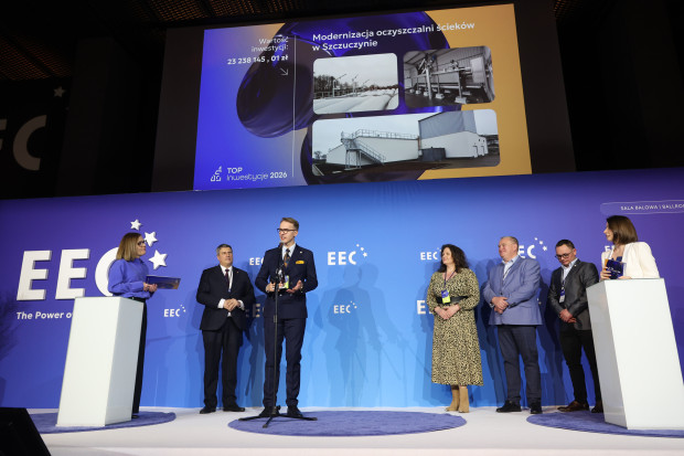 Wręczający: Grzegorz Cichy, burmistrz Proszowic
Laureat: Marcin Wileński Burmistrz Szczuczyna; Małgorzata Jarmutowska, skarbnika gminy ; Waldemar Filipkowski, kierownik Referatu Rozwoju i Inwestycji; Bogusław Ramotowski, Inspektor ds. funduszy unijnych i krajowych
