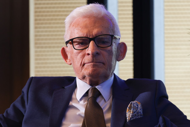 Jerzy Buzek, poseł do Parlamentu Europejskiego, przewodniczący Parlamentu Europejskiego w latach 2009-2012, Prezes Rady Ministrów w latach 1997-2001, przewodniczący Rady EEC