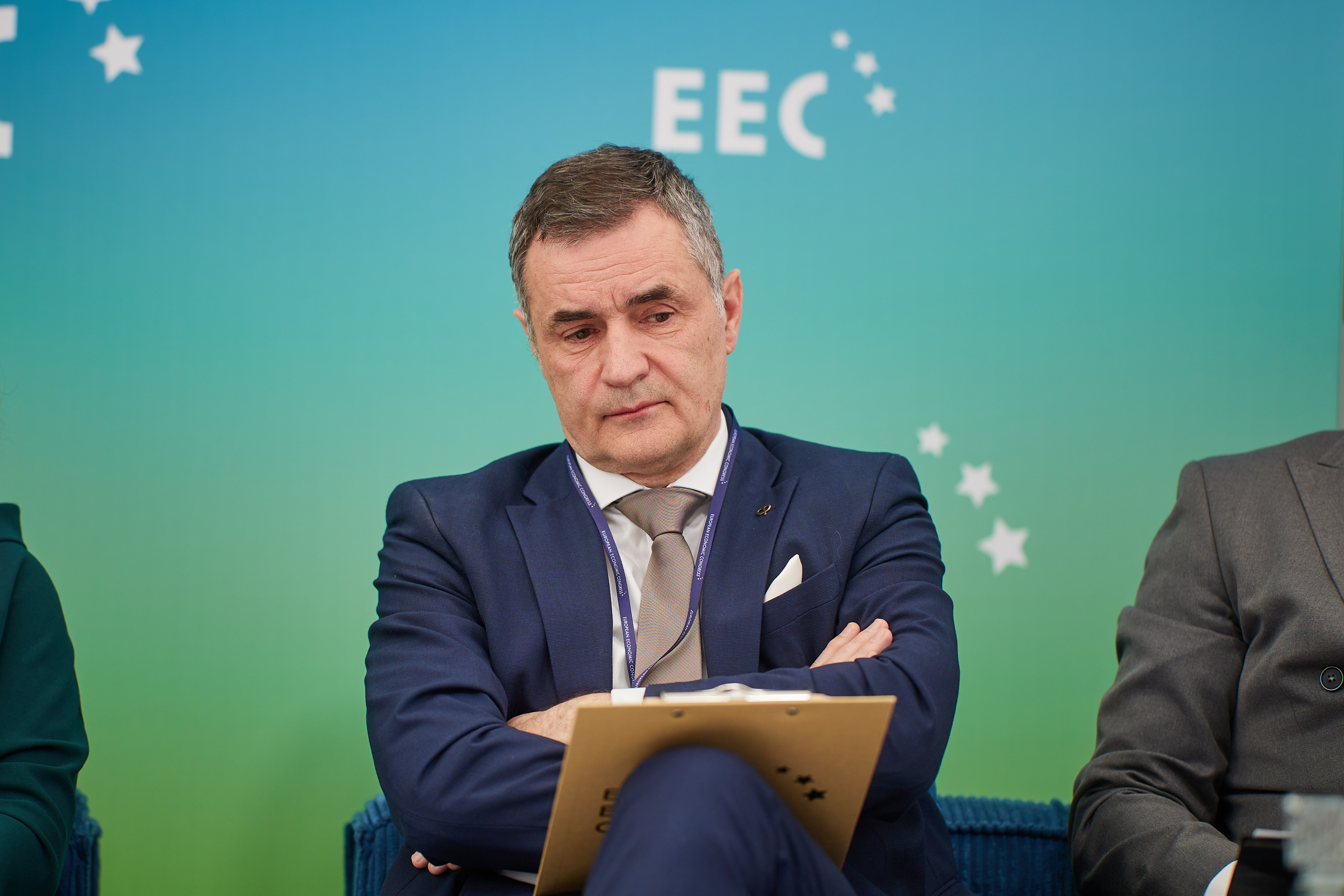 Paweł Orlof, wiceprezes zarządu Veolia Energia Warszawa, zauważył, że systemy ciepłownicze mogą służyć jako gigantyczne magazyny energii dla OZE, o ile powstaną regulacje umożliwiające odbiór nadwyżek prądu po określonej cenie. Fot. PTWP