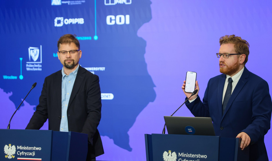 Na czerwiec planowane są wdrożenia polskiej AI w Ministerstwie Cyfryzacji oraz w Kancelarii Prezesa Rady Ministrów.  Fot: Leszek Szymański / PAP