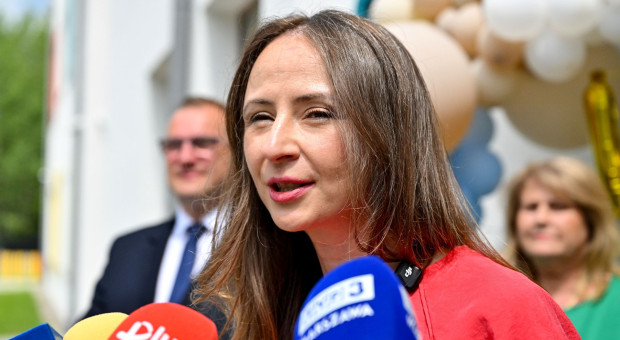 Spór o płacę minimalną. Rząd zatrzymał się przed psychologiczną granicą, związki podbijają stawkę