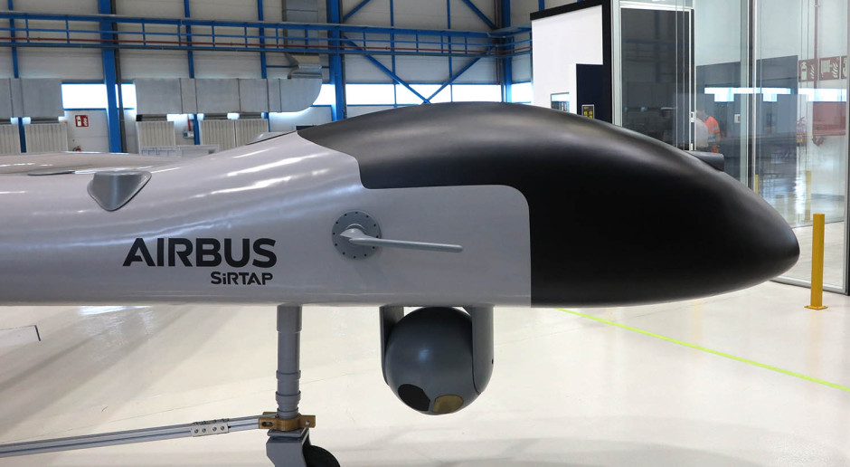 Producent samolotów stawia też na produkcję dronów bojowych