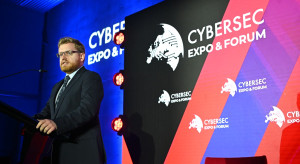 "Zatrważająca liczba spraw". Minister na CYBERSEC ostrzega przed rosnącym zagrożeniem