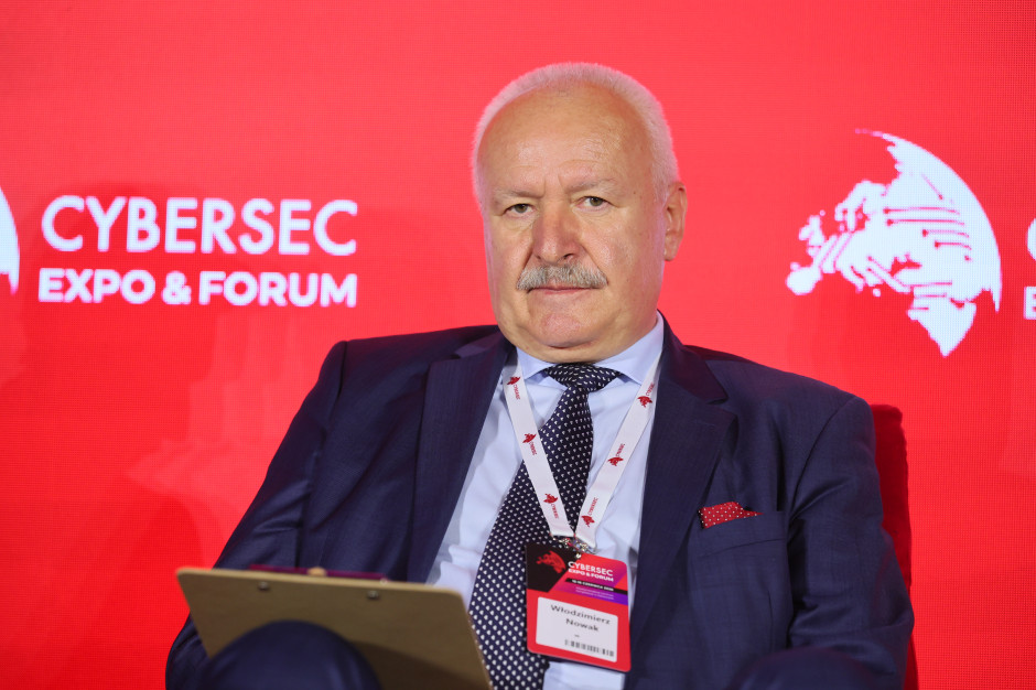Emerytowany generał brygady Włodzimierz Nowak był resorcie obrony dyrektorem departamentów informatyki i telekomunikacji oraz polityki zbrojeniowej, ma na koncie służbę w agencjach NATO odpowiedzialnych za łączność i systemy dowodzenia, a po przejściu do cywila był w zarządzie T-Mobile Polska Fot. PTWP
