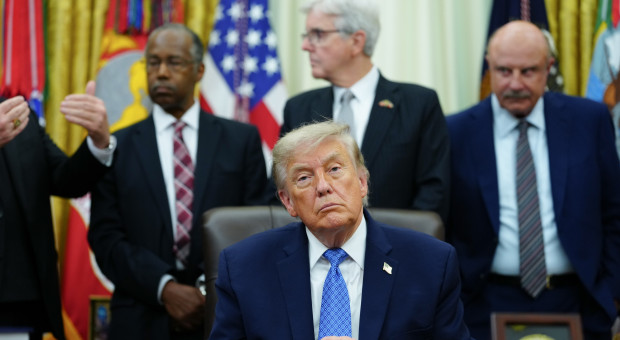 Trump grozi stuprocentowymi cłami za podatki cyfrowe [HIRSCH O GOSPODARCE]