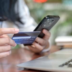 Comarch i Żabka mogą na tym skorzystać. Azjatycki fintech poszukuje inwestora