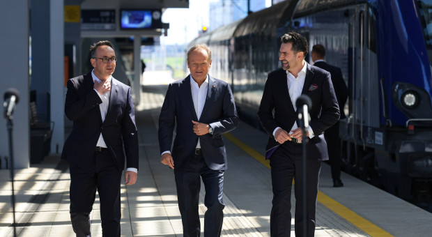Polski rząd stawia na kolej. Premier Tusk mówi o setkach miliardów złotych
