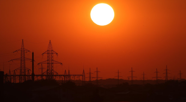 Tak długiej procedury awaryjnej w polskiej energetyce tego lata jeszcze nie było. Są dwa wyjaśnienia