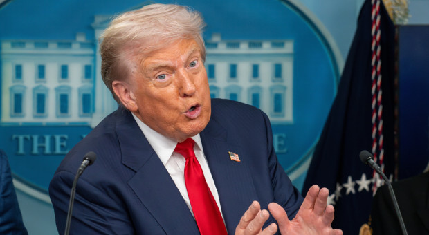 Nie ma co liczyć na spadek cen ropy. Trump zapowiedział kolejne „bardzo mocne” uderzenia na Iran