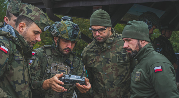 Przyszłe wojny rozstrzygną nowe technologie. Nasze grzęzną w "dolinie śmierci"