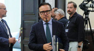 Rząd chce sięgnąć po nadzwyczajne zyski Orlenu. Minister zapowiada działania