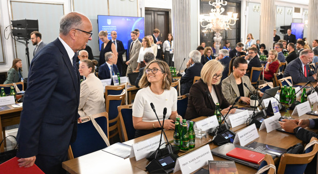 Przetasowanie w resorcie klimatu. Zielińska straci OZE
