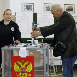 Wybory w kłębach dymu. Zmasowany atak dronów na Moskwę