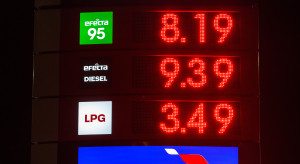 Grozi nam diesel po 10 zł nawet po obniżce cen paliw. Rząd może już nie mieć nad tym kontroli