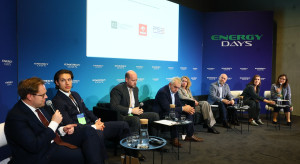 Przeciwnicy transformacji mają potężny oręż. Tani populizm uderza w wiatraki