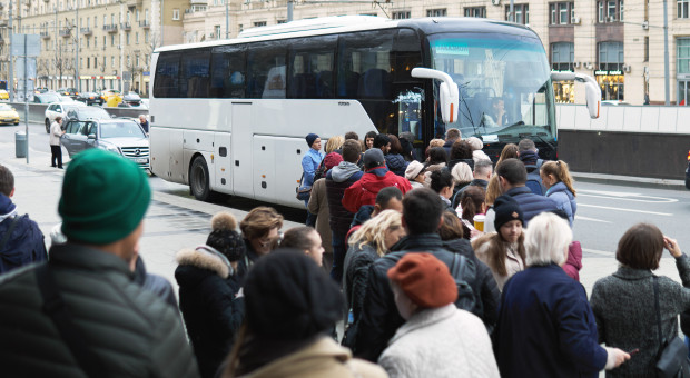 Ukraińcy biorą walizki i wyjeżdżają z Polski. Po powrocie będą mieć problem